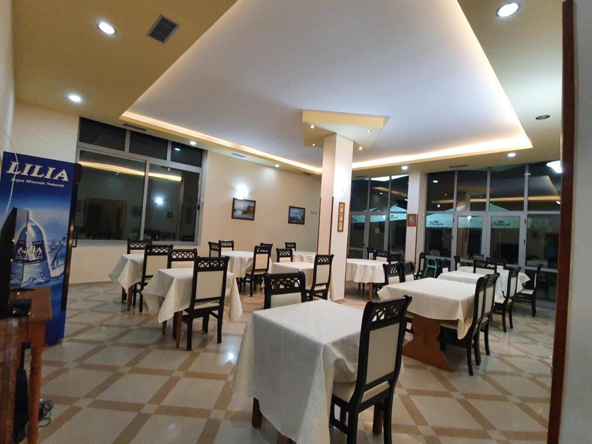 Risus Hotel Golem  Buitenkant foto