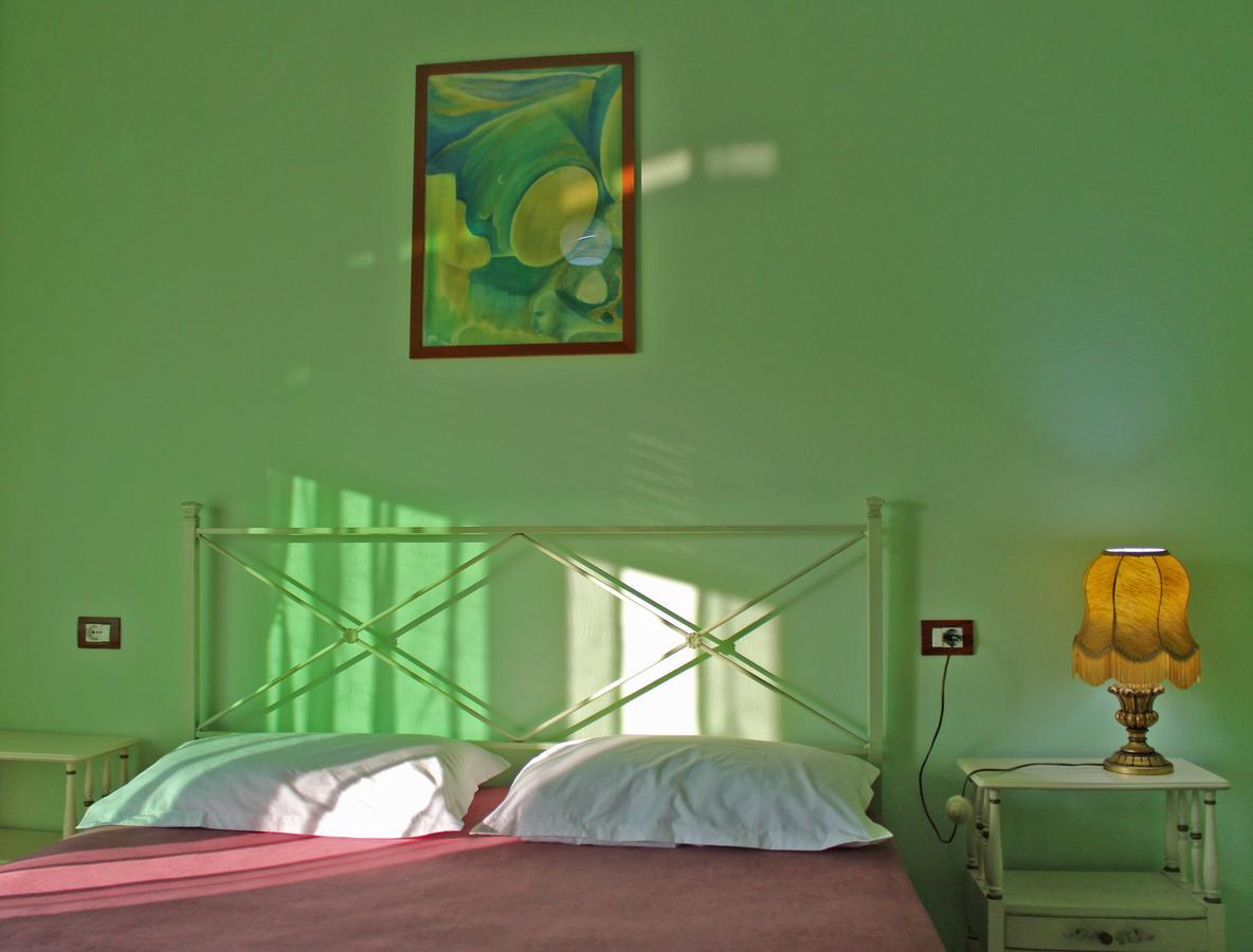 Risus Hotel Golem  Buitenkant foto