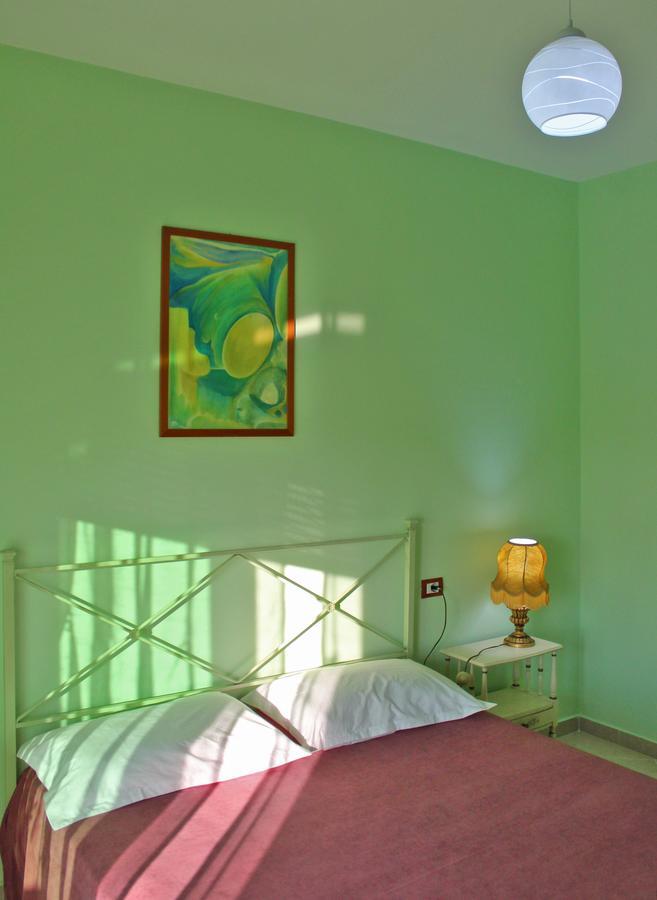 Risus Hotel Golem  Buitenkant foto