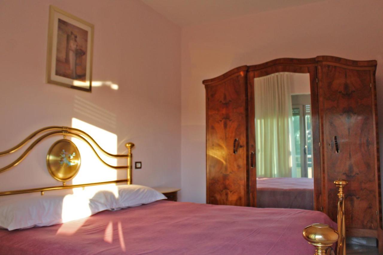 Risus Hotel Golem  Buitenkant foto