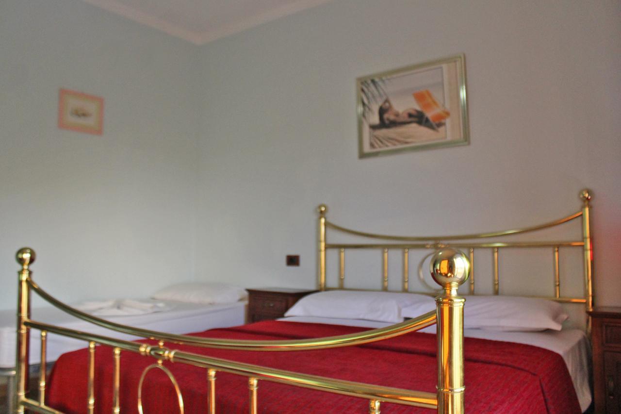 Risus Hotel Golem  Buitenkant foto